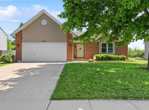 590 Chapelgate Drive, Fairborn, OH 45324