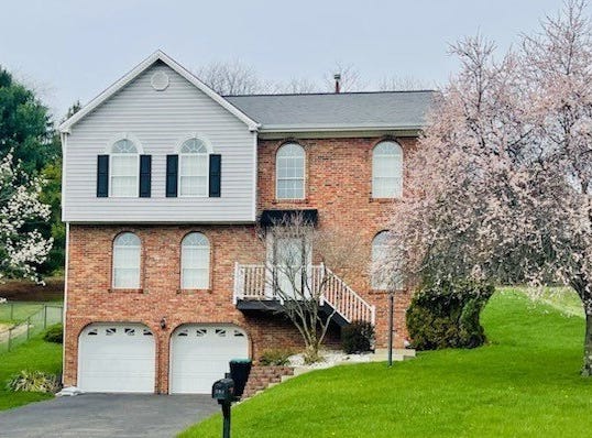 304 N Battery Dr, South Fayette, PA 15057