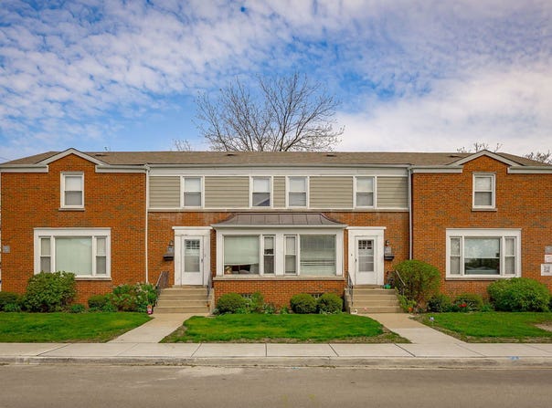 5640 W Carmen Avenue, Chicago, IL 60630