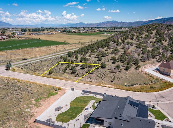 701 S Heritage Hills DR, Parowan, UT 84761