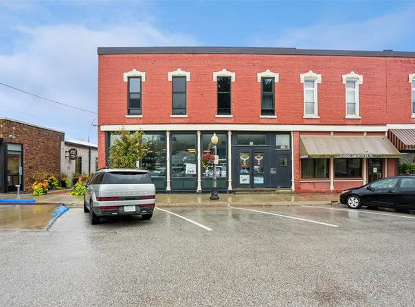 12 W Howard Street, Colfax, IA 50054