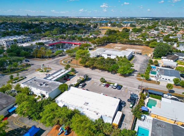17851 NW 78th Ave, Hialeah, FL 33015