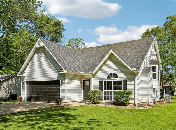 204 E 8th Street, Adrian, MO 64720