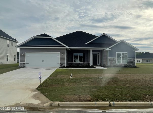 413 Lemonade Lane, Grimesland, NC 27837