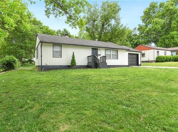 9805 E Gregory Boulevard, Raytown, MO 64138