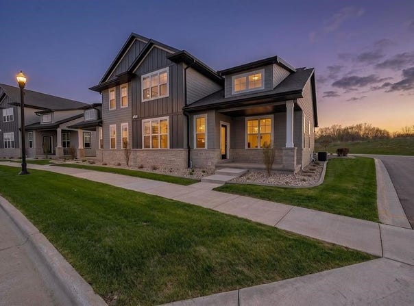 2812 ELM TREE Hill, GREEN BAY, WI 54313