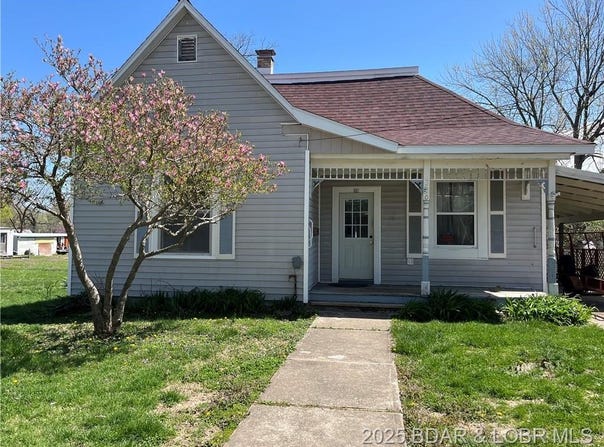 310 Vanburen Street, Versailles, MO 65084