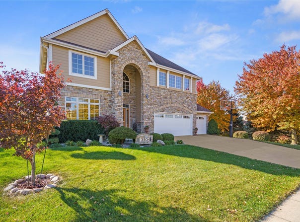 13504 Sheridan Avenue, Urbandale, IA 50323