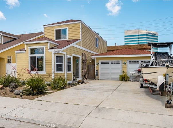 17041 B Lane, Huntington Beach, CA 92647