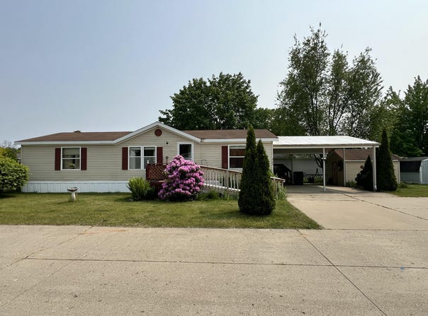 4153 Whisperwood Way S, Muskegon, MI 49442