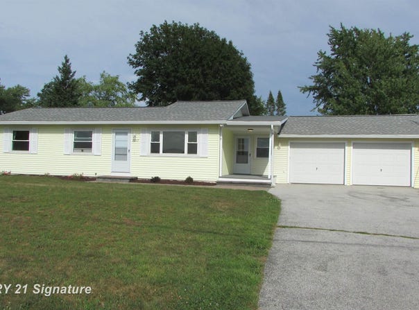 7417 Mackinaw Road, Bay City, MI 48706