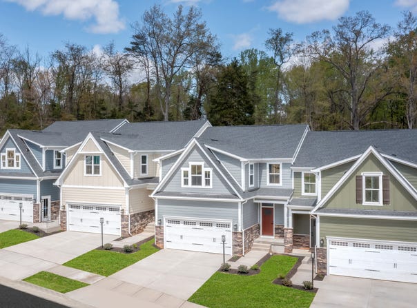 31080 Blooming Lane, Olmsted Falls, OH 44138