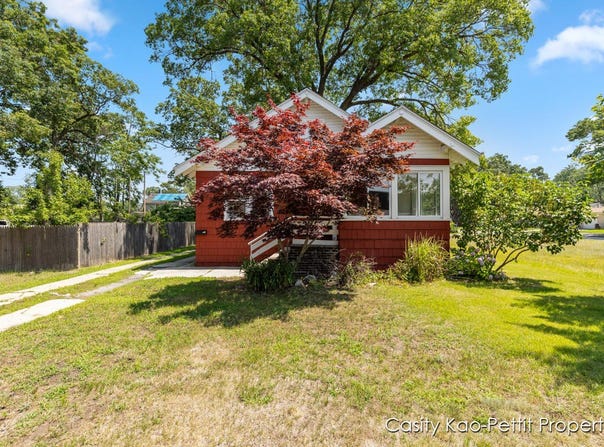 1848 Commerce Street, Muskegon, MI 49441