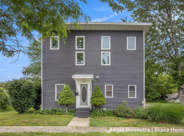 267 Center Street, Coopersville, MI 49404
