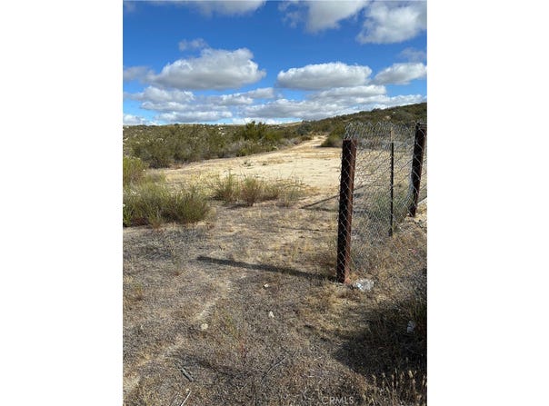 Ardia Road, Hemet, CA 92544
