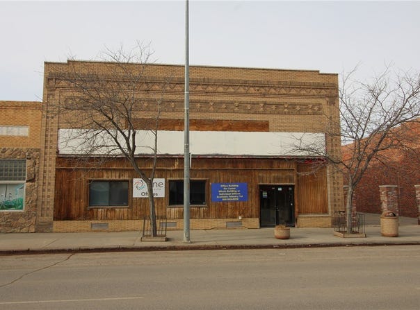 310 N Center Avenue, Hardin, MT 59034
