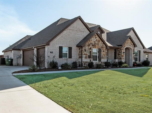 1016 Northern Oaks Court, Springtown, TX 76082