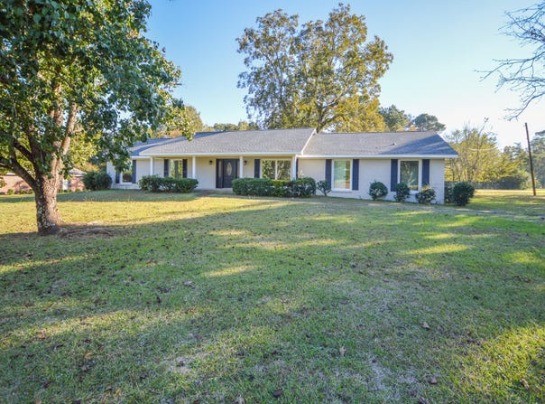 1410 Pinecrest Road, Starkville, MS 39759