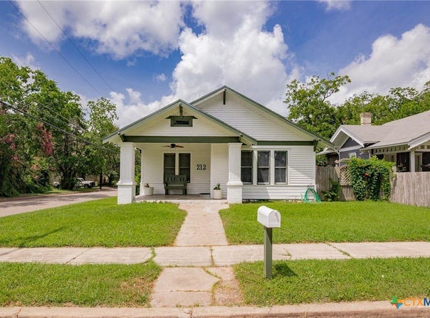 212 Coke Street, Yoakum, TX 77995