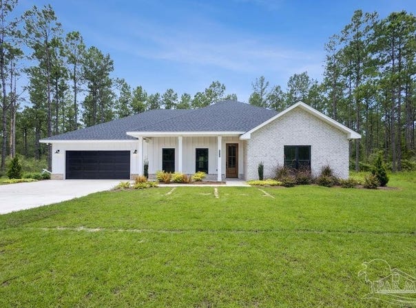 8925 Naturewalk Dr, Pace, FL 32571