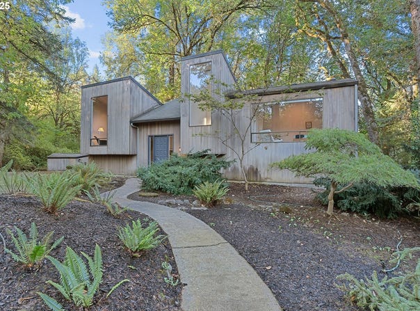 4298 River Rd S, Salem, OR 97302