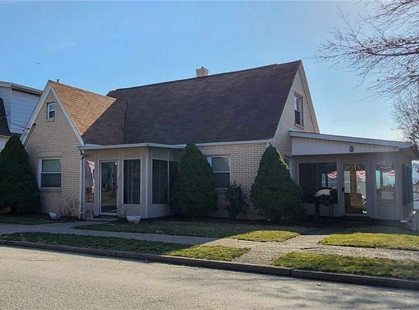 156 Oakland Ave, Uniontown, PA 15401