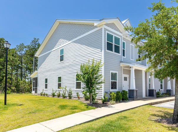392 N Sand Palm Road, Freeport, FL 32439