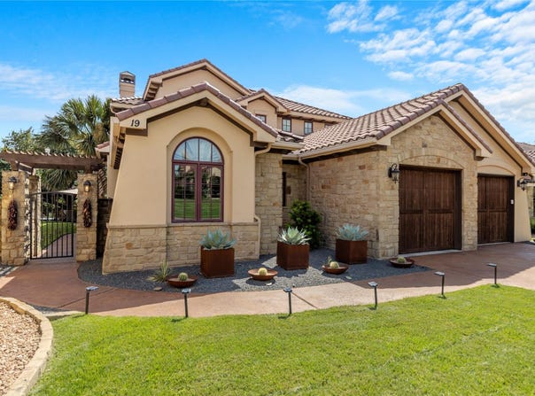 19 San Savio CT, Austin, TX 78738