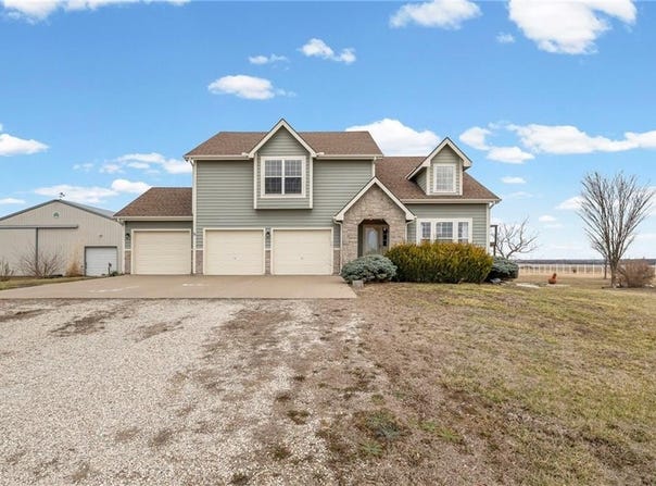 2090 N 900th Road, Eudora, KS 66025