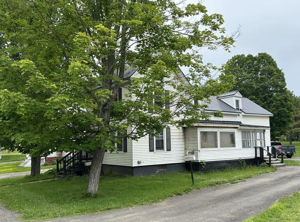 17 Elm Street, Houlton, ME 04730