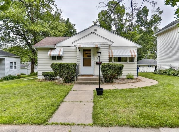 119 S 5TH AVENUE, Wausau, WI 54401