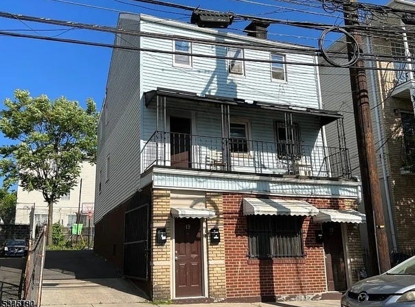 19 Norfolk St, Newark City, NJ 07103-3411