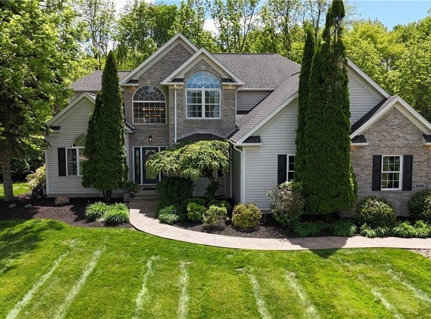 3130 Hollybrook Lane, Mogadore, OH 44260