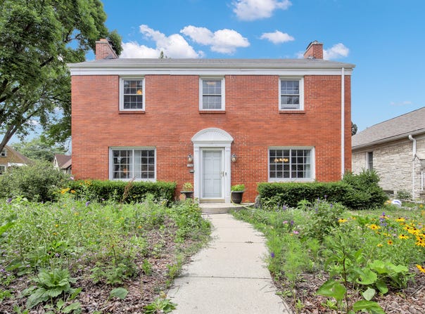 5740 W Brooklyn Pl, Milwaukee, WI 53216