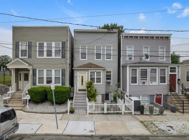 470 Mallory Ave, Jersey City, NJ 07306-7015