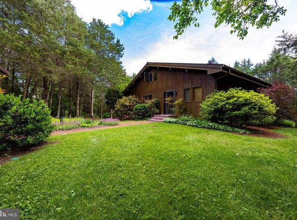 105 FERN CREEK LANE, MARTINSBURG, WV 25404