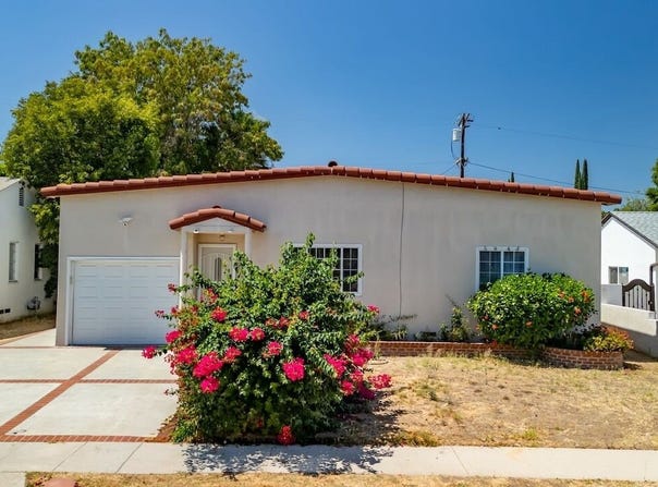 5945 Yarmouth Ave, Los Angeles, CA 91316