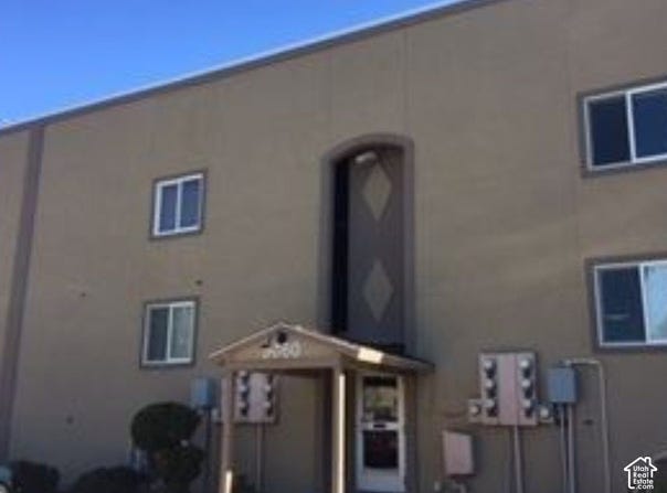 5676 S MEADOW Ln E, South Ogden, UT 84403