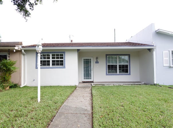 810 N Golf Drive, Hollywood, FL 33021
