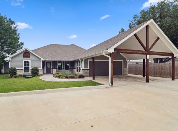 4511 Wildwood Circle, Granbury, TX 76049