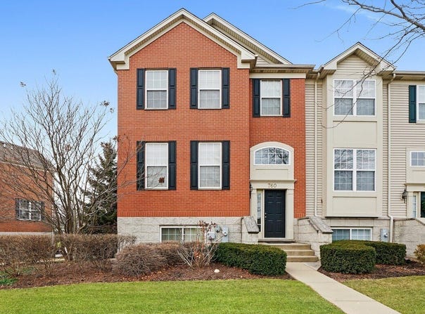 760 Lambert Lane, Bartlett, IL 60103