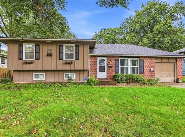 9924 Flora Avenue, Kansas City, MO 64131