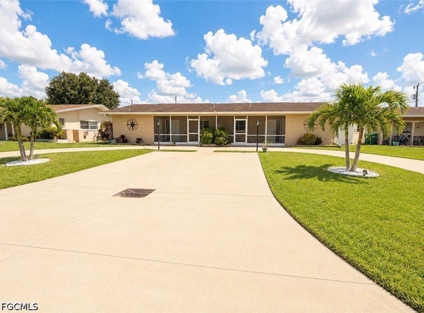 1310 SE 40th Terrace, Cape Coral, FL 33904