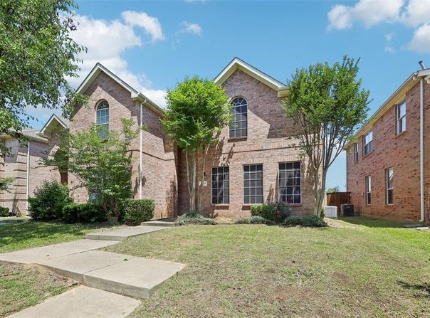 1132 Jaime Drive, Grand Prairie, TX 75052