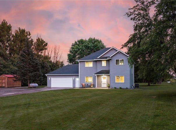 4695 Castle Circle, Winsted Twp, MN 55354