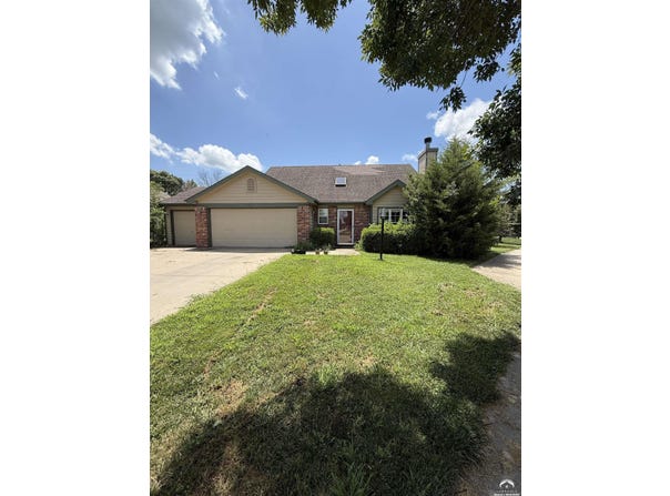 4321 W 26th Terrace, Lawrence, KS 66047