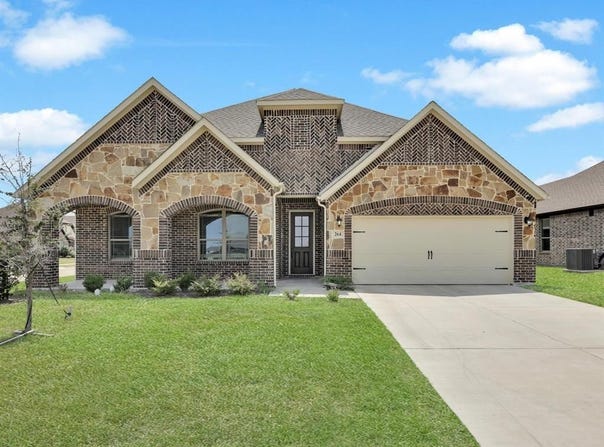 264 Hedgewood Drive, Waxahachie, TX 75165