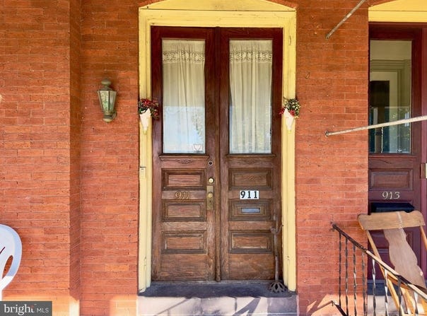 911 E KING STREET, LANCASTER, PA 17602