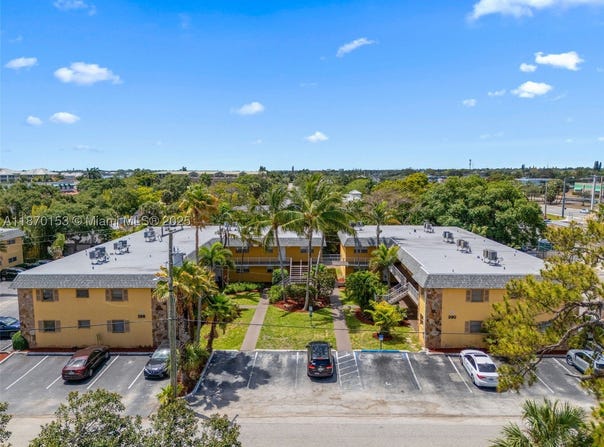 200 Croton Ave, Lantana, FL 33462