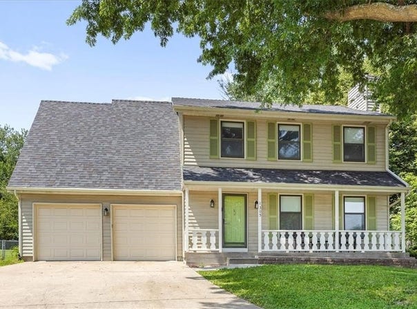 1305 N Hunter Drive, Olathe, KS 66061
